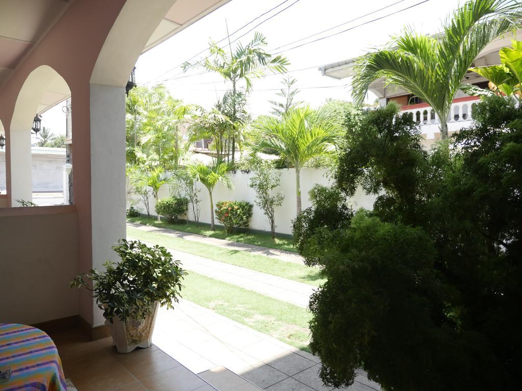 Ocean View Tourist Guest House At Negombo Beach Near The Airport エクステリア 写真