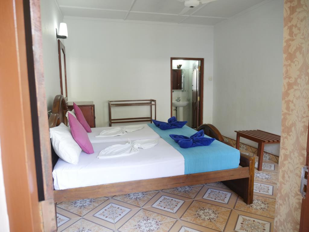 Ocean View Tourist Guest House At Negombo Beach Near The Airport エクステリア 写真